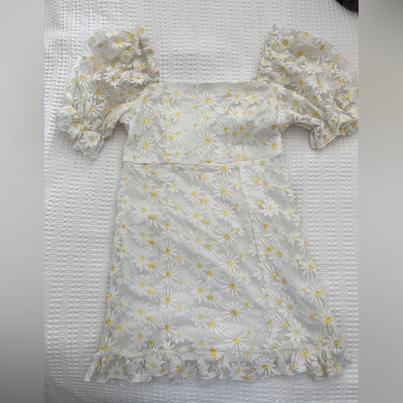 moodie Dresses & Skirts - moodie daisy mini dress